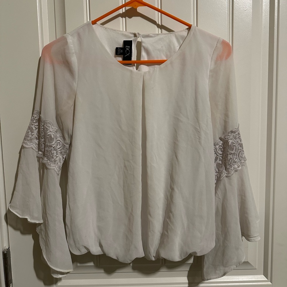 White blouse free w/ purchase